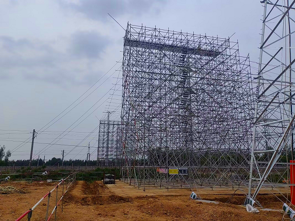 泰安市公鐵聯(lián)運物流產(chǎn)業(yè)園建設(shè)涉及的35kV#2汶北線#37-#52段線路遷改工程跨越京滬鐵路K574+500處電力線架設(shè)工程